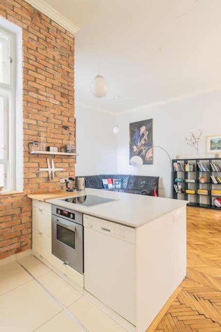 Stylish,large & Bright Loft In Center By Nw *