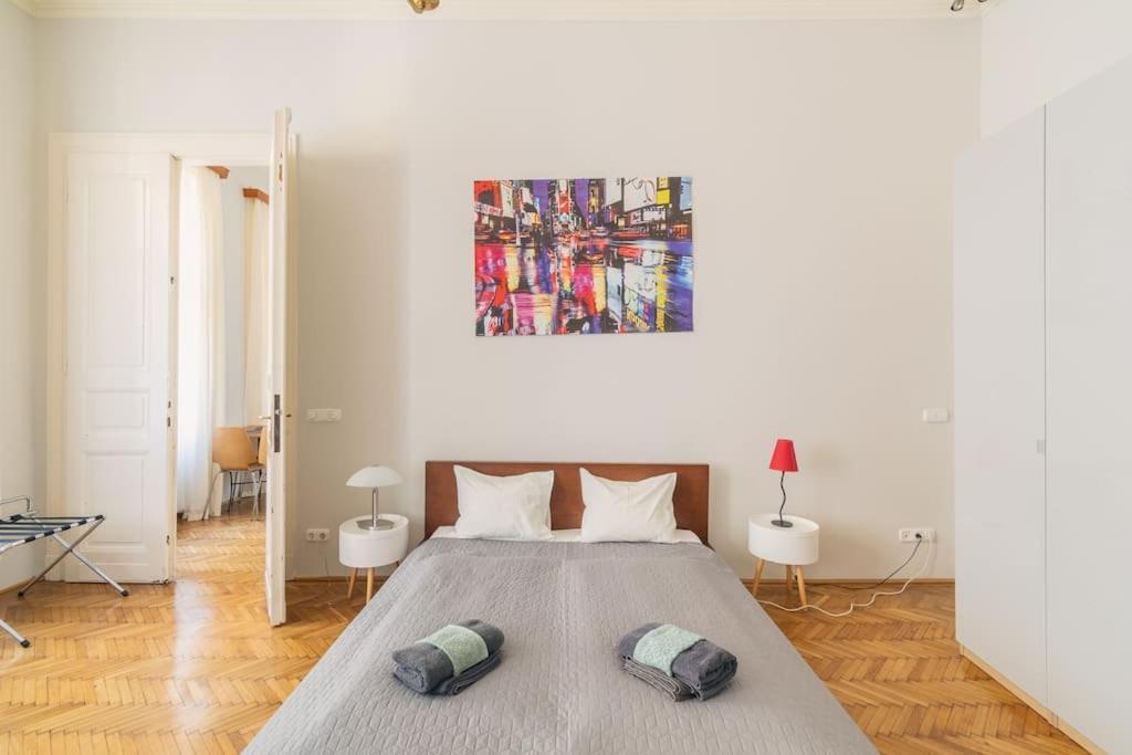 Stylish,large & Bright Loft In Center By Nw